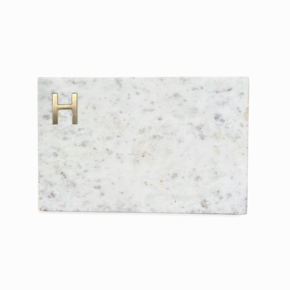 NWT Williams Sonoma Marble & Brass Monogram “H”Board - Picture 7 of 10
